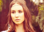 Looks Notables: Troian Bellisario