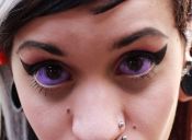 La tenebrosa moda de tatuarse los ojos