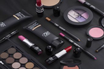 DBS Beauty Store lanza la marca DBS Cosmetics