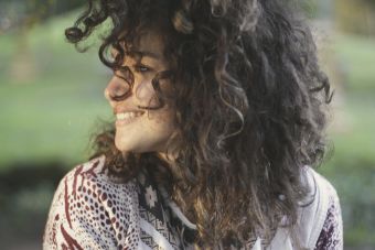 5 formas de revitalizar tu cabello después del verano