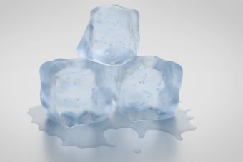 Rejuvenece tu piel con hielo en un mes