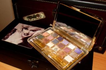 Maquillaje para mujeres activas: Estée Lauder Deluxe Eyeshadow