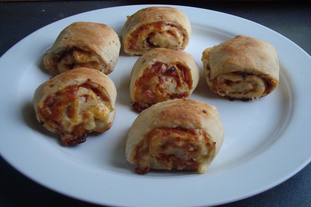 Cómo hacer Stromboli (rollo de pizza) - cookcina