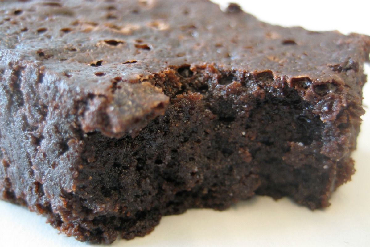 Receta brownie vegano de porotos negros - cookcina