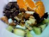 Desayuno: Yogurt con mandarina, kiwi, frutos secos y chocolate