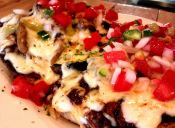 Prepara esta sencilla receta de molletes acompañados de pico de gallo