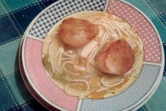 Sopas de invierno: Sopa de vegetales, choritos y pan frito