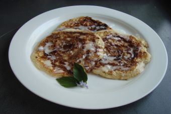 Cómo preparar panqueques de rollos de canela