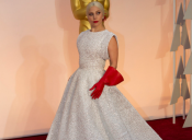 El desacertado accesorio que utilizó Lady Gaga en los Oscars