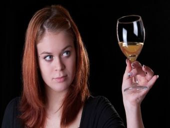 Las mujeres inteligentes beben más alcohol