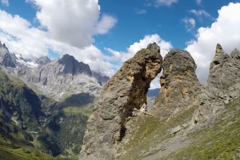 Impresionante hazaña extrema en wingsuit al cruzar angosta cueva