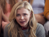 Chloë Grace Moretz, Selena Gómez y Zack Efron protagonizan el nuevo trailer de Neighbors 2