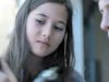 Este video invita a los padres a no desanimar los sueños de sus hijas