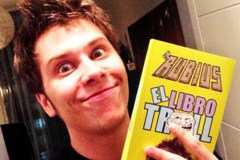 Libro de El Rubius es catalogado como no apto para menores en Colombia