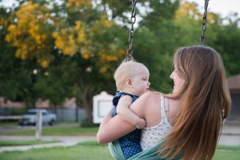 13 momentos incómodos que deben enfrentar las escolares que son mamás