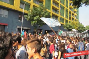 Puntaje nacional protestó con mensaje anti PSU