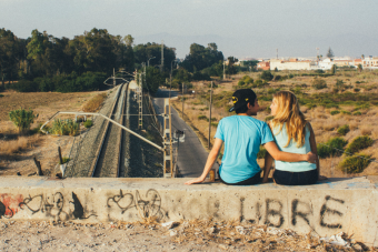 10 tipos de parejas que existen en todo colegio