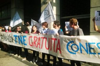 Estudiantes se manifestaron en Valparaíso y pidieron respetar el uso de la TNE en verano