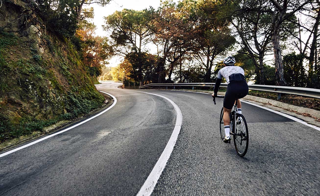 Ciclismo de montaña: consejos y accesorios para iniciarte