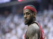 LeBron James consigue un