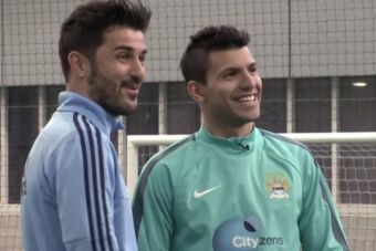 El duelo de habilidad entre Sergio Agüero y David Villa