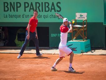 Federación Internacional de Tenis suspende a dos árbitros por corrupción