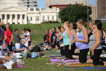 7 beneficios de hacer yoga durante el embarazo