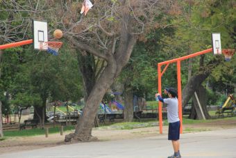 El Parque O´Higgins, un buen lugar para el básquetbol y otros deportes