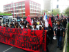 Estudiantes y funcionarios de la U. Arcis marcharon exigiendo una solución a la crisis que los afecta