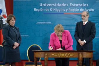 Presidenta Bachelet promulga ley que crea dos nuevas universidades estatales