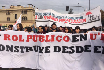 Estudiantes de Ues privadas marcharon hoy demandando mayor regulación al sistema