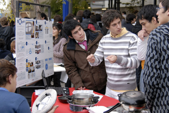 Un 20% de empresas da importancia al colegio de procedencia al contratar a un empleado