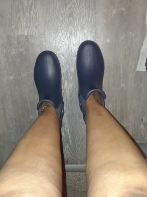 crocs chelsea boots