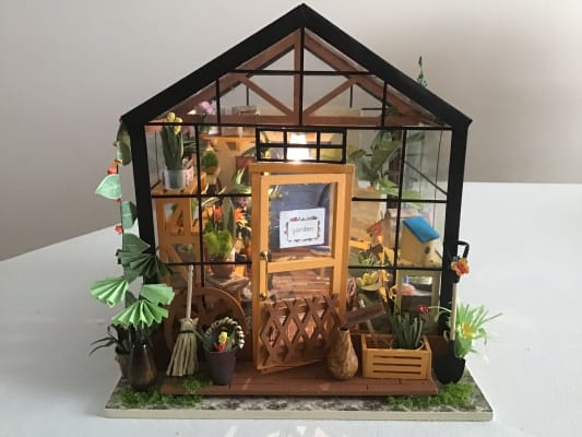 miniature greenhouse model kit