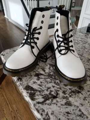 rack room doc martens