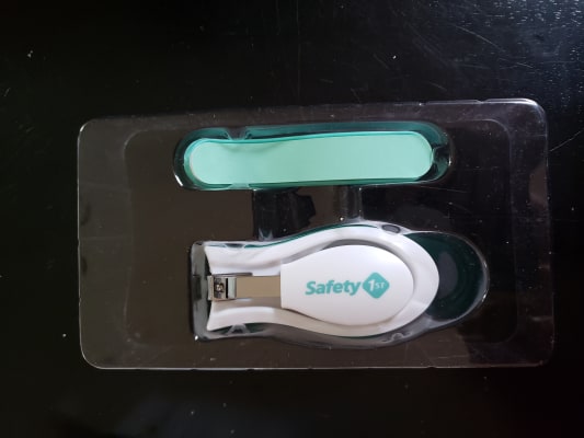 baby nail clippers with magnifying glass and light