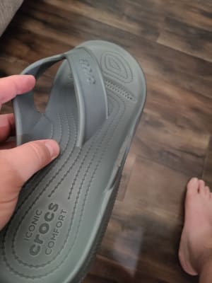 crocs classic ii flip