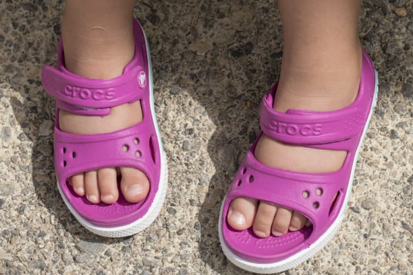 preschool crocband ii sandal