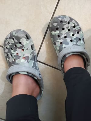 crocs grey camo