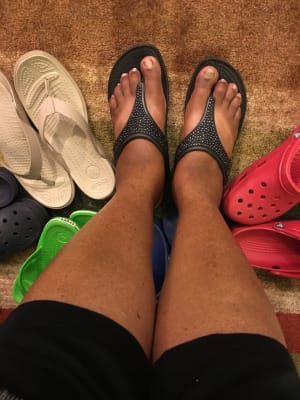women's crocs sloane