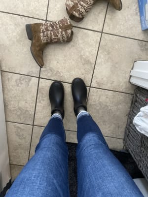 crocs chelsea boots