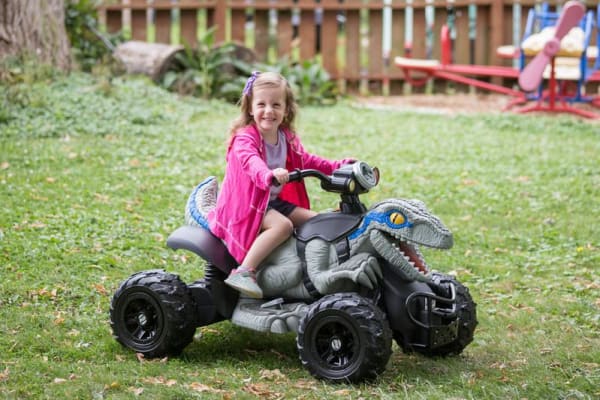 jurassic world 12v dino racer