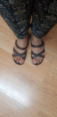 meleen crossband sandal