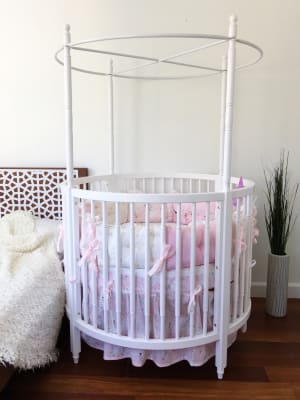 circular crib