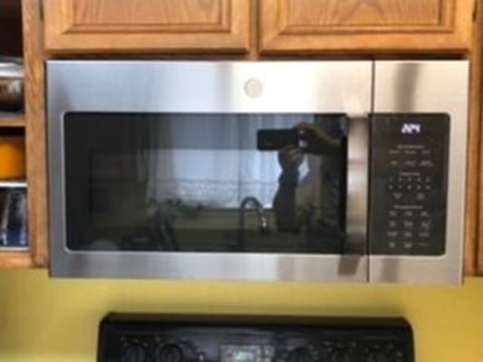 Jvm6175skss Ge 30 1 7 Cu Ft Over The Range Microwave With 1 000 Watts 300 Cfm Ventilation And 10 Power Levels Stainless Steel