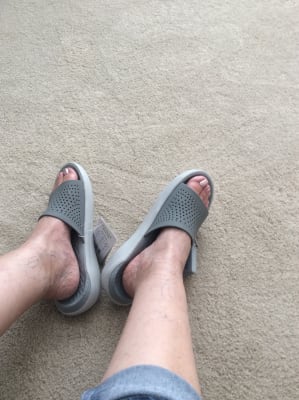 crocs literide slides