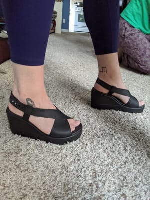 crocs high wedge