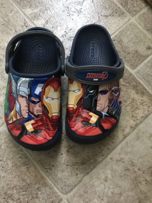 marvel crocs