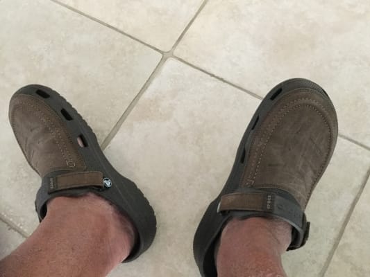 crocs men's yukon vista clog