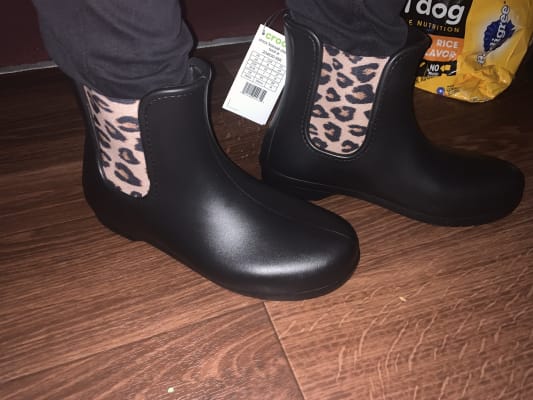 crocs chelsea boot